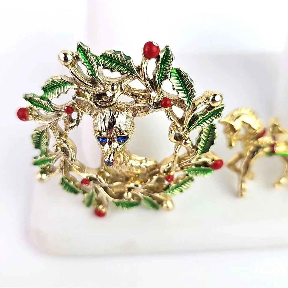 Signed Gerry’s Brooch Horse Sleigh Holiday Wreath Deer Brooch Gold Tone Set of 2